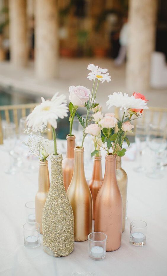 Garrafas de vinho na decoração