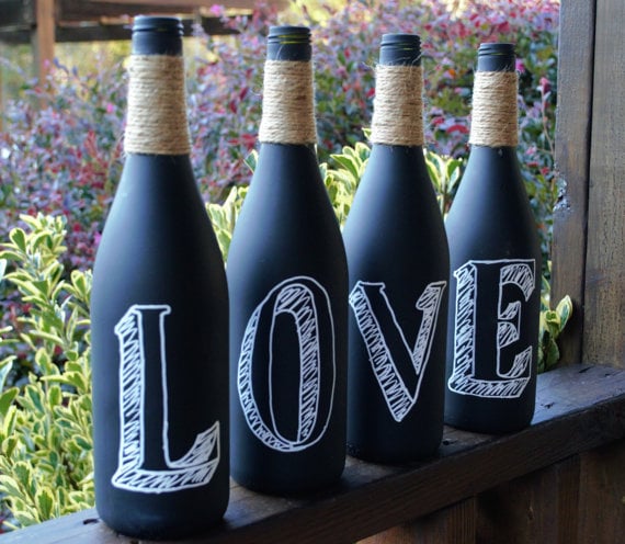 Garrafas de vinho na decoração